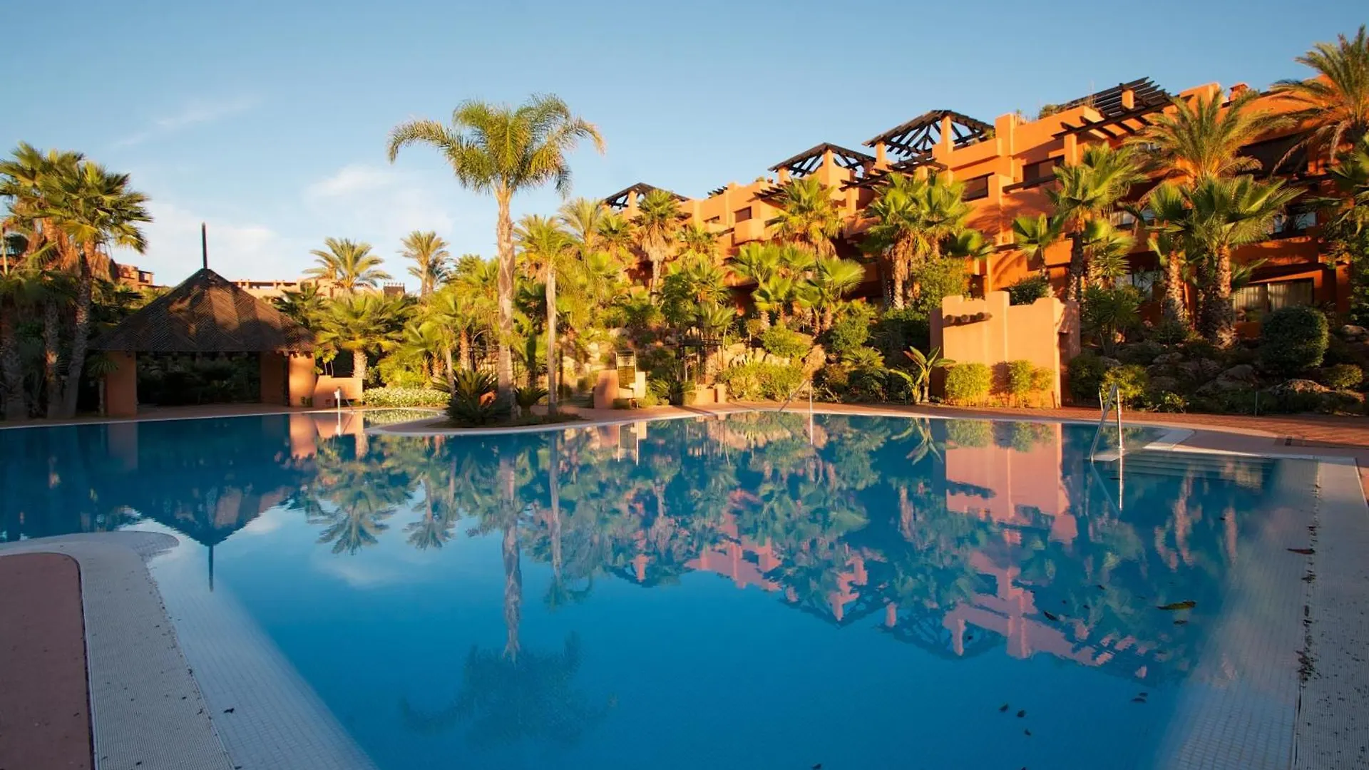 *****  נובו סנקטי פטרי Aparthotel Novo Resort ספרד